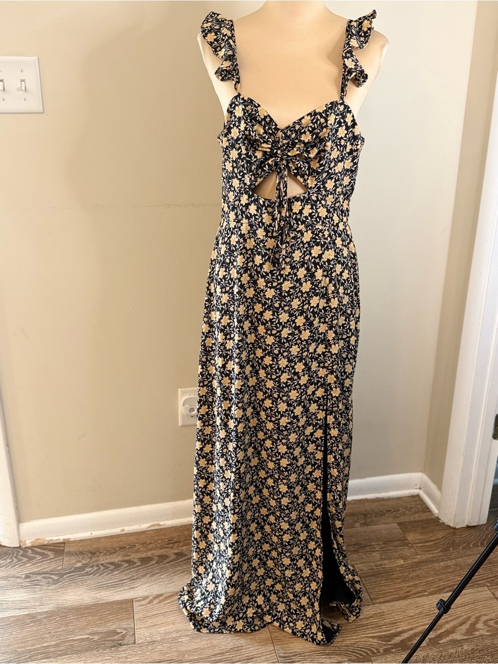 Lulu’s sleeveless floral ruffle maxi dress romantic cottage SZ M
